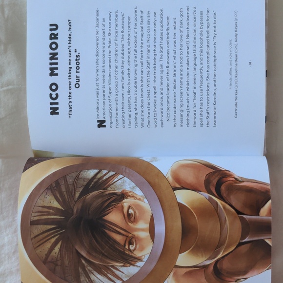 Marvel Fearless & Fantastic Female Super Heroes Book - Picture 5 of 5